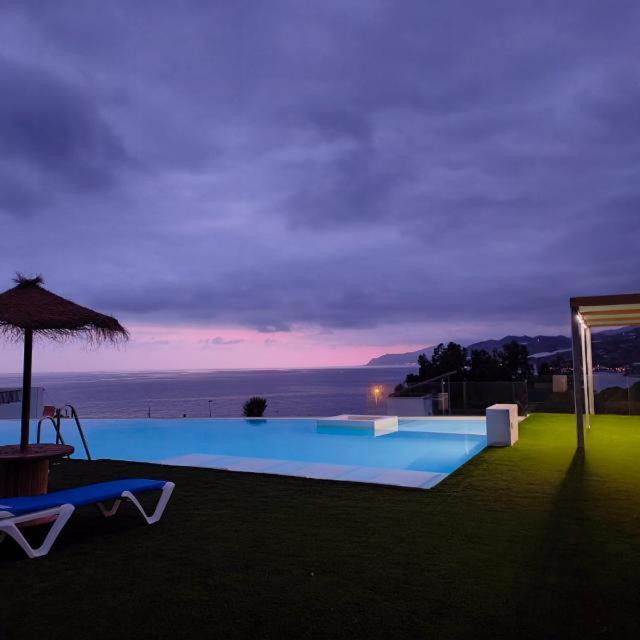Playa Granada Luxury: Beachfront Infinity Pool & Jacuzzi Oasis Melicena Exterior photo